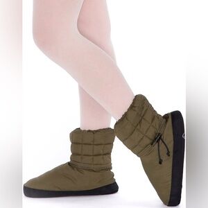 Quilted Moss Warmup Booties